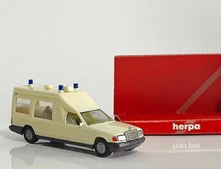 Колекционная игрушечная модель грузового автомобиля машины 1:87 мод0808 фото